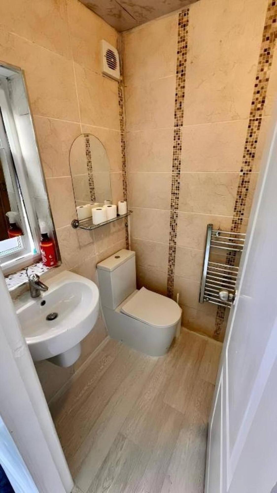 Private Single Room With Ensuite In Chorlton Манчестър Екстериор снимка